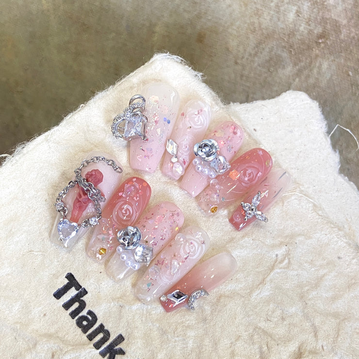 | Pink bubble | Pure manual wearing of finished nail patch temperament chain love nail removable